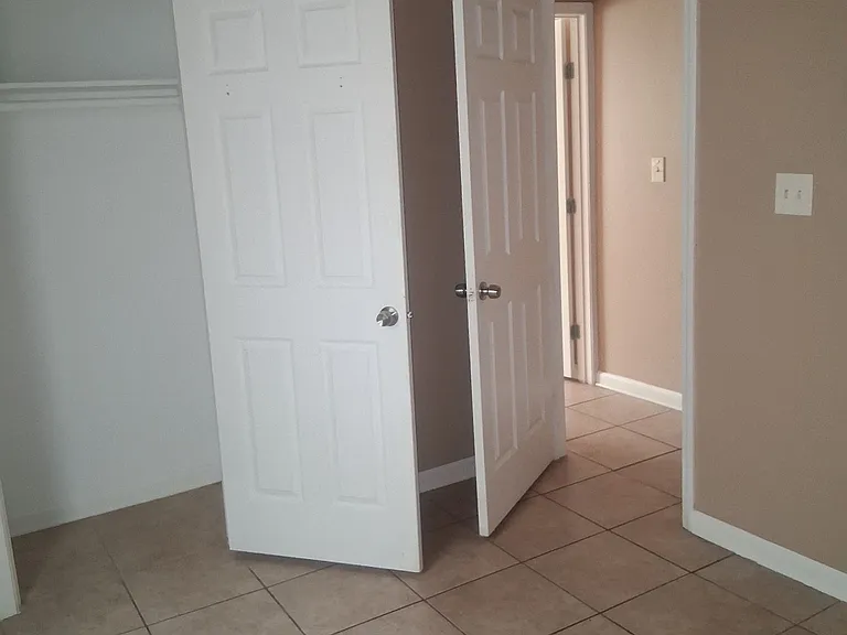 1409 Baronne St — Photo 3