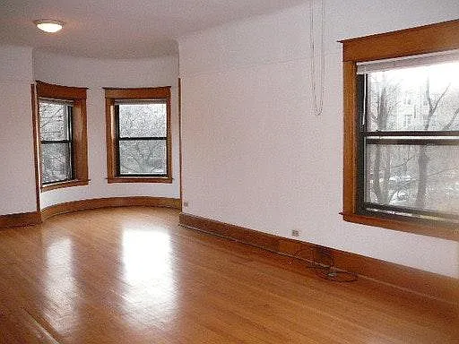 858 W Oakdale Ave — Photo 3