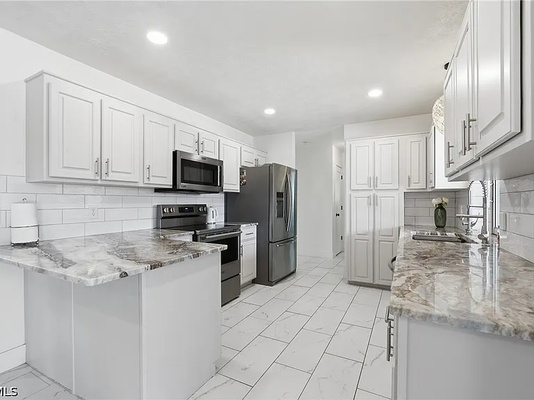 1446 SE 13th St — Photo 10