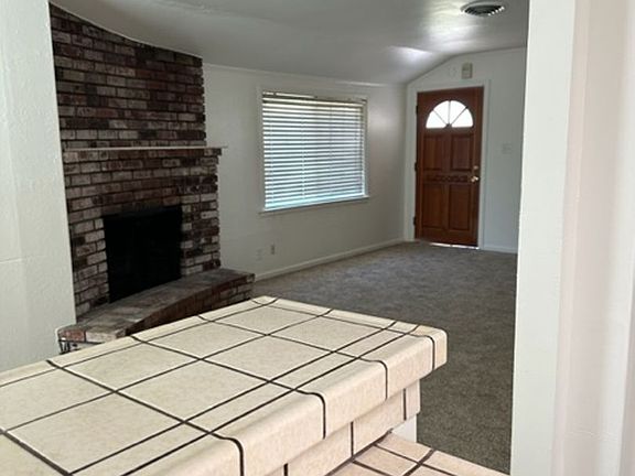 4th image of 234 Coronado Ave