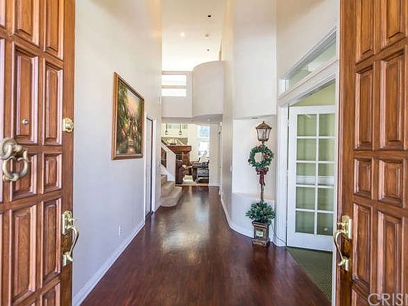 3rd image of 23832 Valley Oak Ct