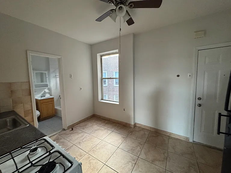 2027 Stillwell Ave #3R — Photo 12