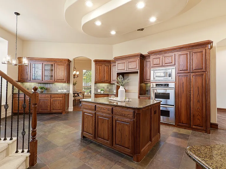 1224 Crockett Dr — Photo 22