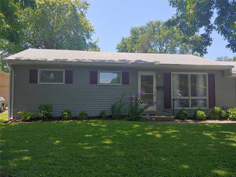 1st image of 22 Weinel Ct