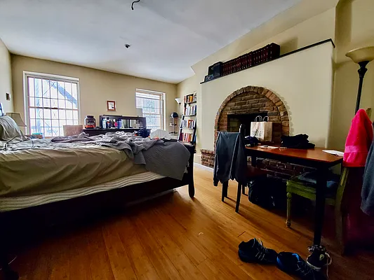 Rented by Julien Aractingi, LREB | media 17