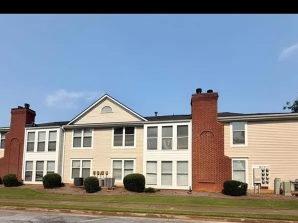 4262 Parkview Ct, Stone Mountain, GA 30083
