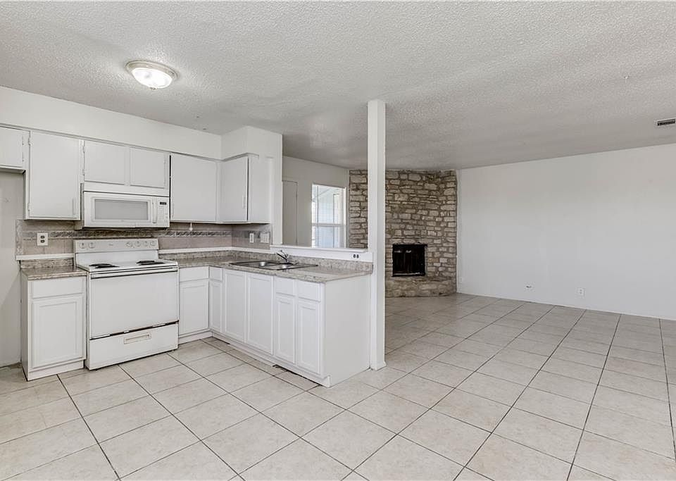 1st image of 505 Hardin Ct #D