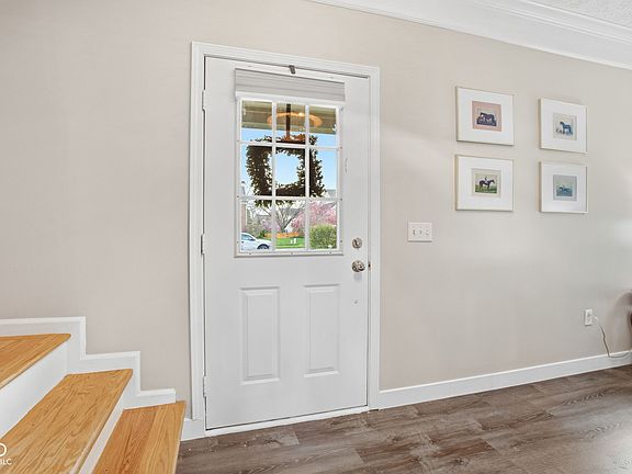 5th image of 10998 Rutgers Ln