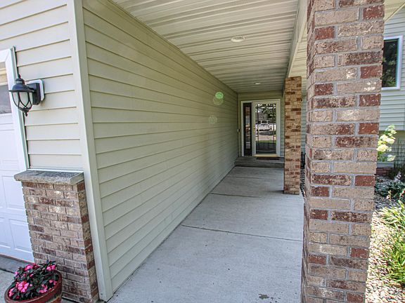 3rd image of 2500 Wild Flower Way SE