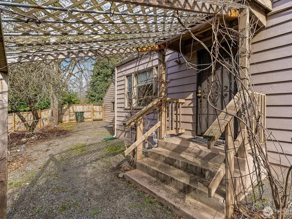 9031 Canyon Drive, Kent, WA 98030