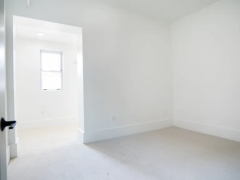 4402 Butler St — Photo 8