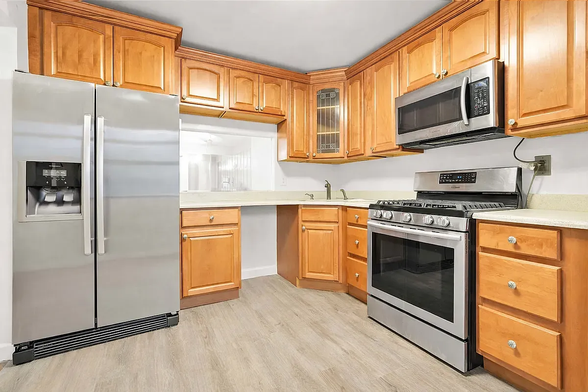 795 Jackson Avenue — Photo 3