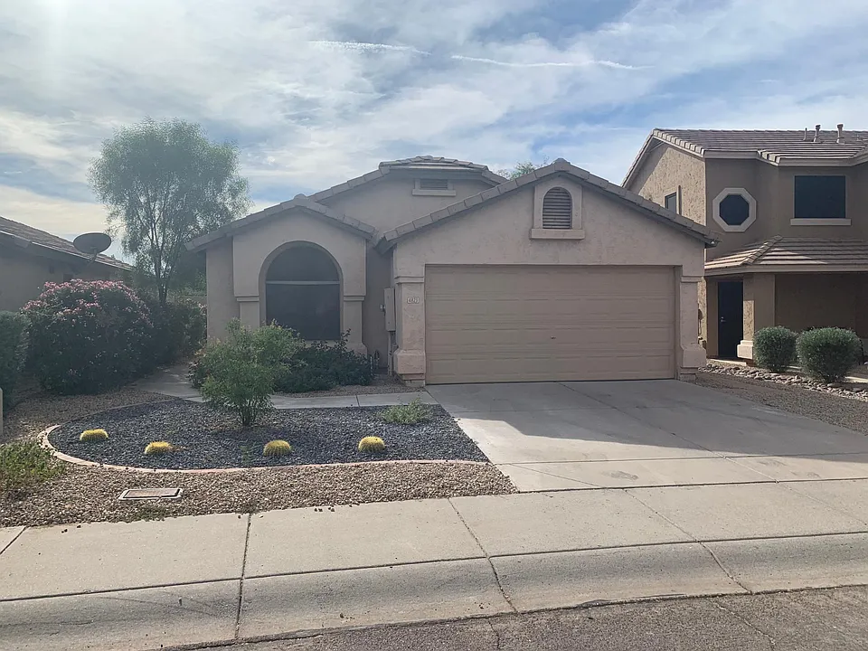 4823 E Melinda Ln