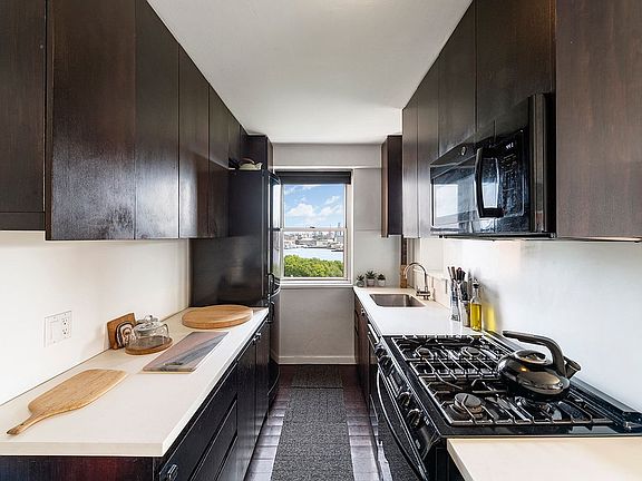 5th image of 455 Franklin D Roosevelt Dr Unit C1203