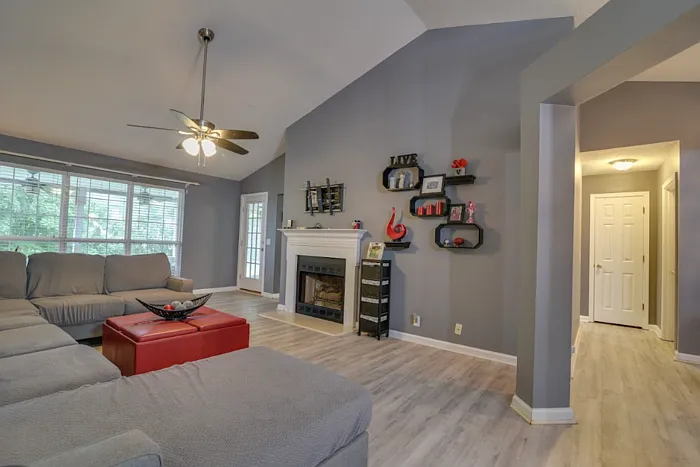 4 bed, 3.0 bath, 2534 sqft, $2,800 — Photo 2