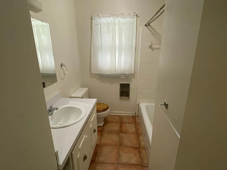 213 S Fairview Ave #5 — Photo 7