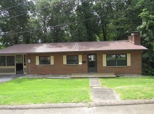 2325 S Walnut St, Saint Albans, WV 25177