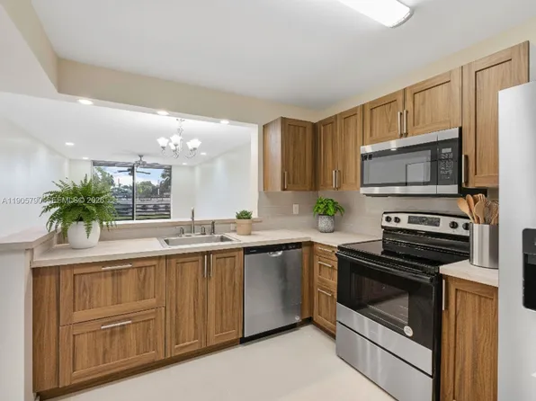 2820 Somerset Dr APT 112O, Fort Lauderdale, FL 33311