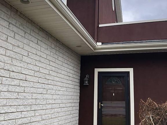 Private discreet entrance for apartment.