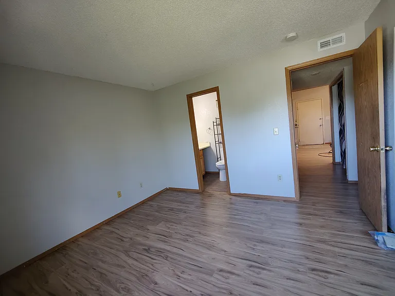 1075 S Elkhart Way #301 — Photo 8
