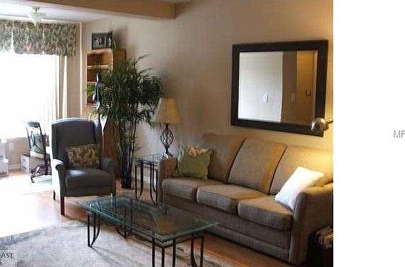 5th image of 4998 Cambridge Blvd APT 102