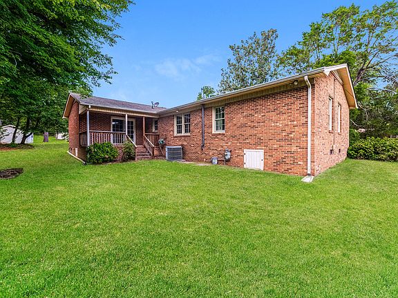 5th image of 219 Windsor Dr