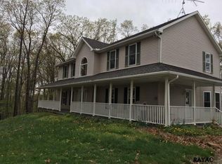 3745 Westview Dr, Stewartstown, PA 17363
