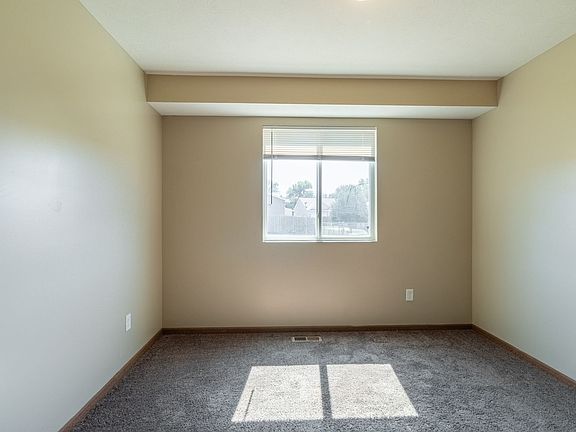 4th image of 2919 W Arlington St