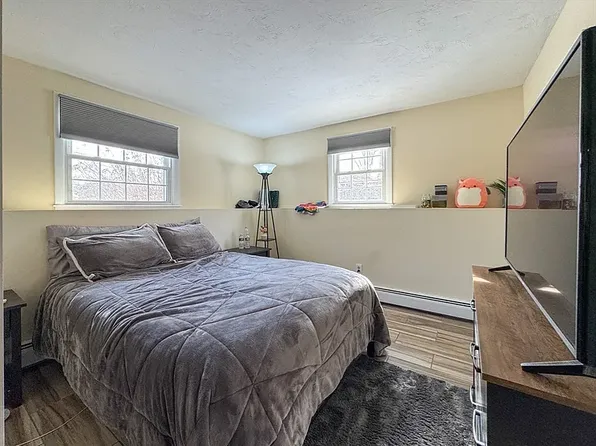 511 Fish Rd #1, Tiverton, RI 02878