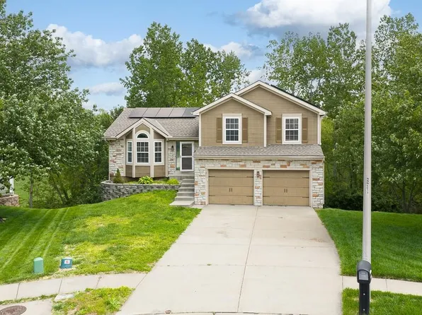 11911 N Charlotte St, Kansas City, MO 64155