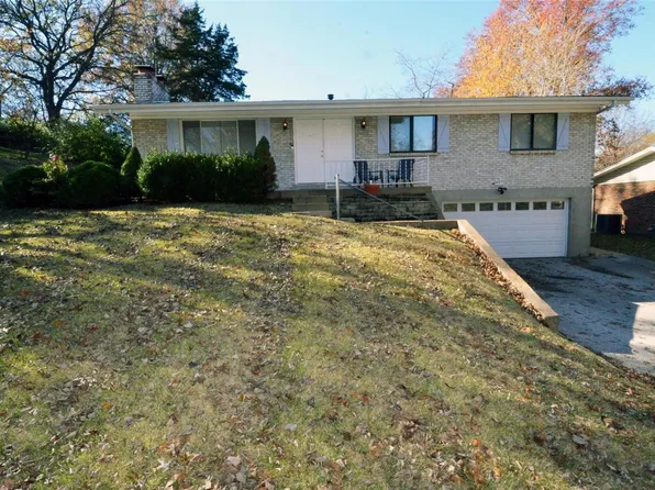 4971 Scenicwood Dr, Imperial, MO 63052