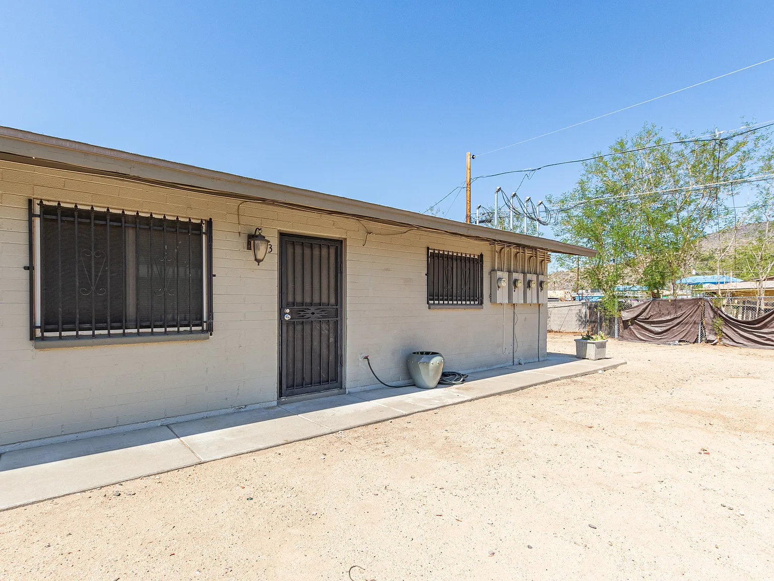 2 bed, 700 sqft, $995 — Photo 2
