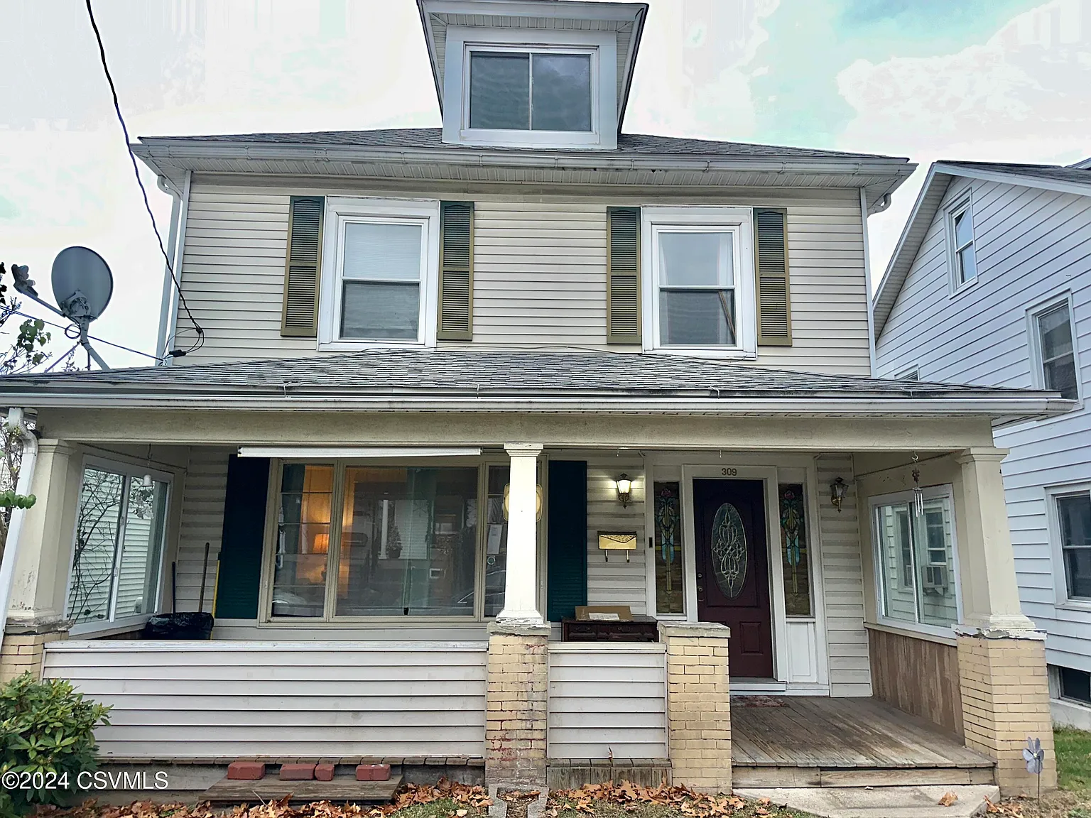 309 N 9th St photo 1