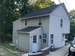 9 Bowlby St, Hampton, NJ 08827