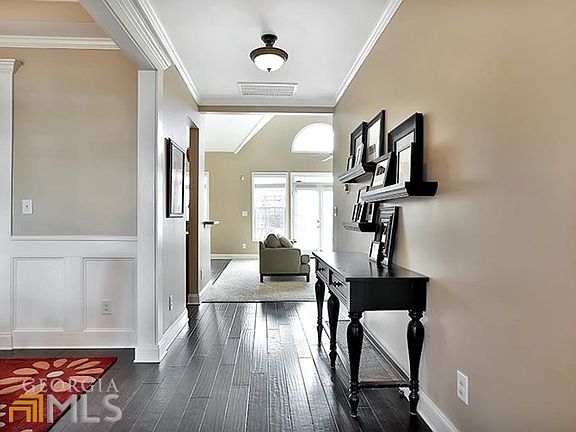 2nd image of 438 Stillwood Dr