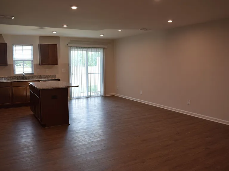 1530 39th Avenue Loop NE #5 — Photo 32
