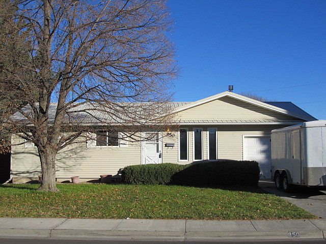 1st image of 850 Melrose Dr