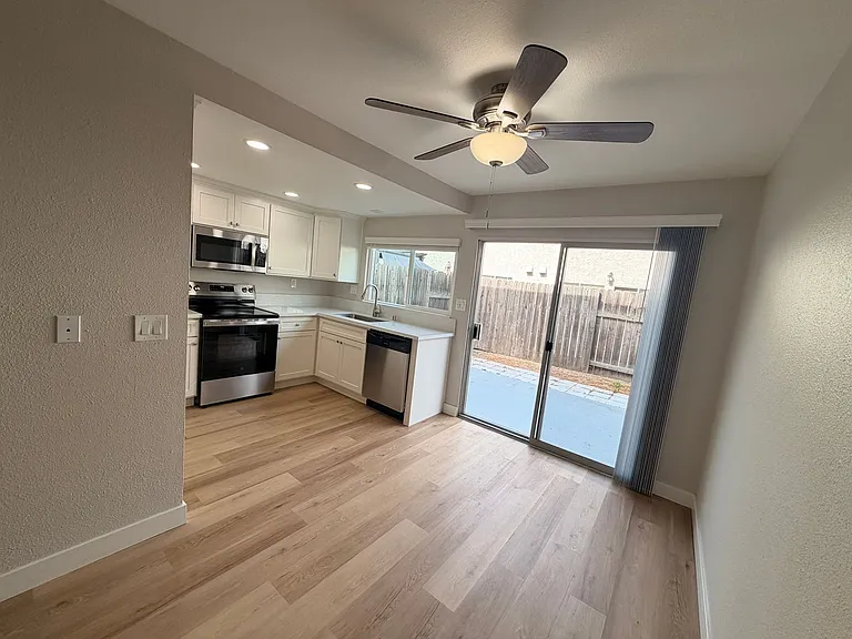 Beach Creek Resort Apartments — Photo 26
