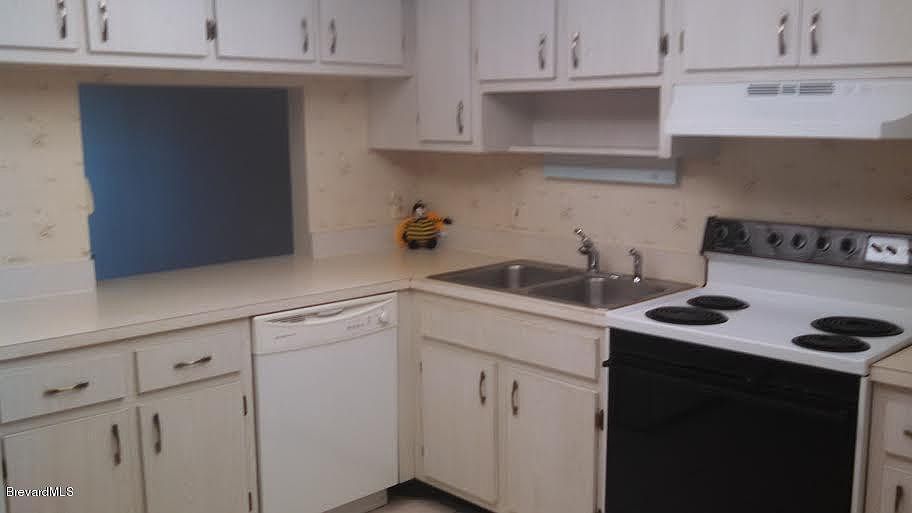 2nd image of 3210 N Harbor City Blvd APT 117