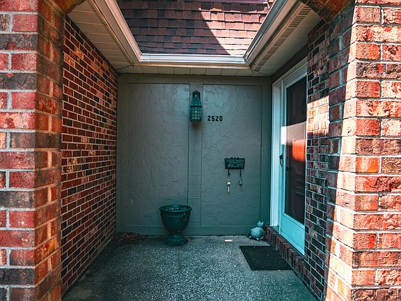 5th image of 2520 Dover Ln