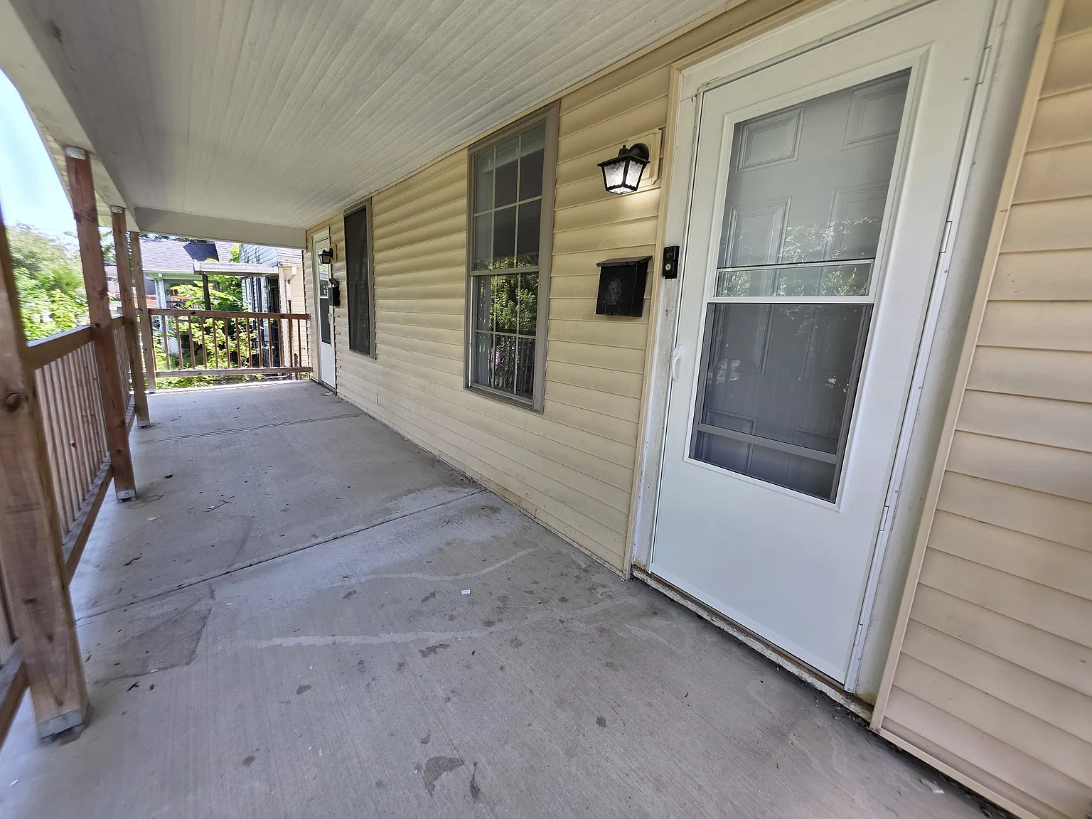 3 bed, 1176 sqft, $1,395 — Photo 2