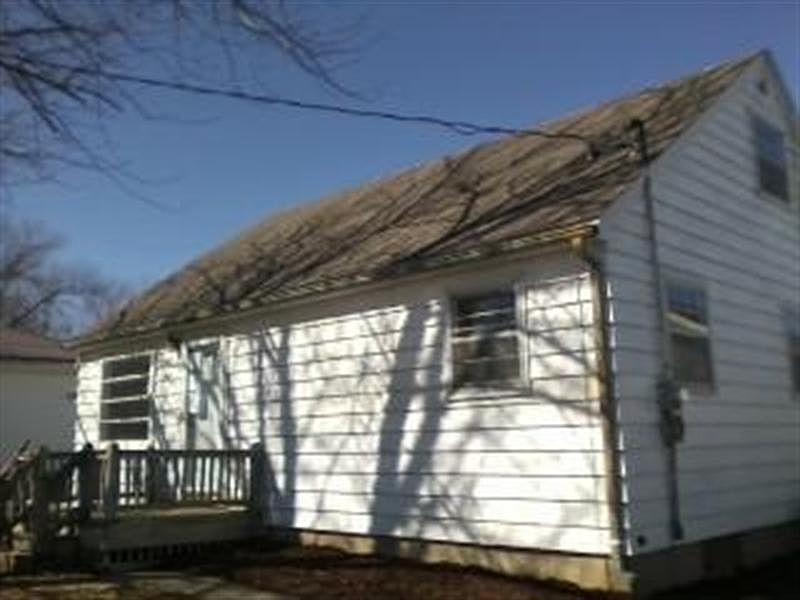 2nd image of 115 2nd St