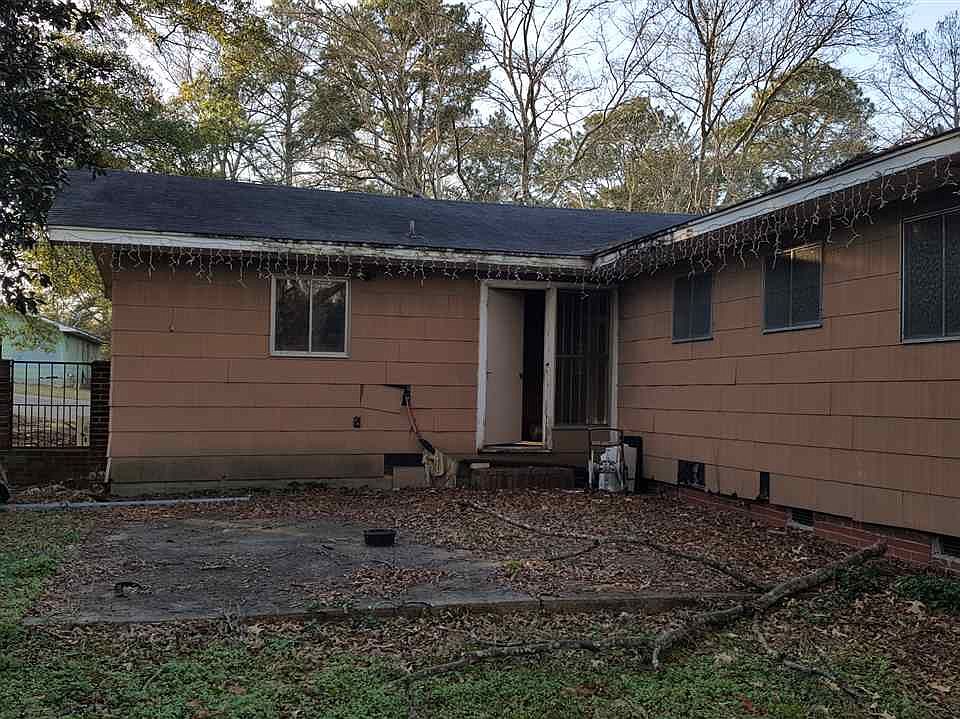 2nd image of 214 Queen Victoria Ln