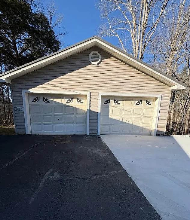 3 bed, 1425 sqft, $2,400 — Photo 3