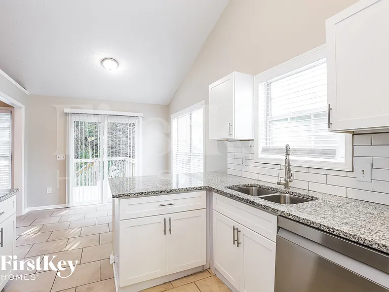 3640 Palisade Park Dr — Photo 6