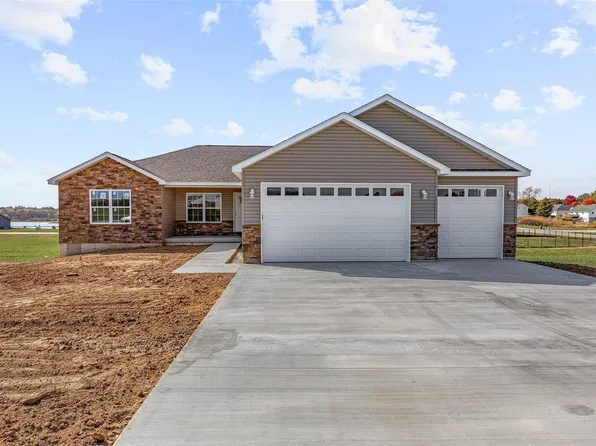 1193 Sycamore Dr, Farmington, MO 63640