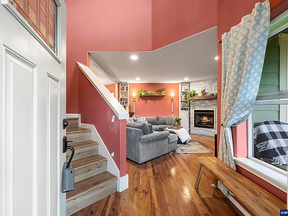 4th image of 1340 Classico Ct SE