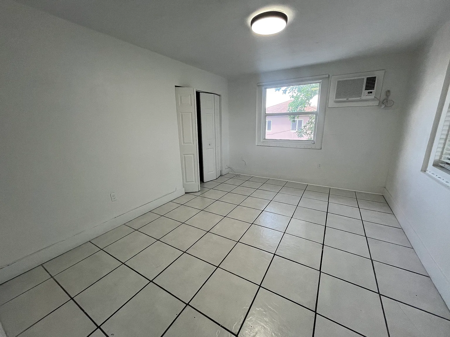 2 bed, 1320 sqft, $1,900 — Photo 2