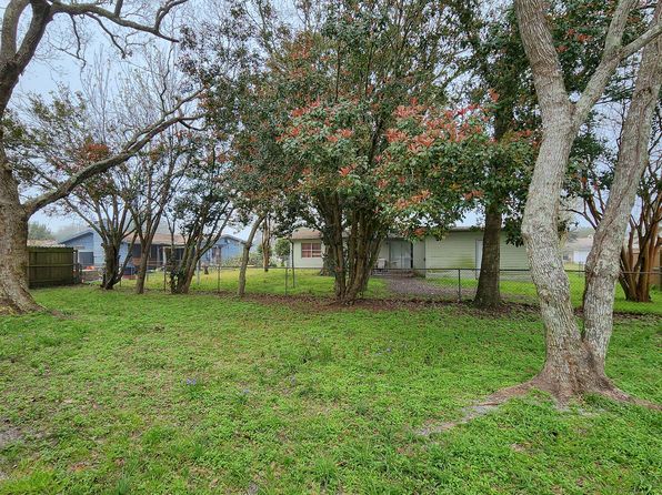 261 Lee Dr, Mary Esther, FL 32569