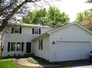 689 Milton Dr, Naperville, IL 60563